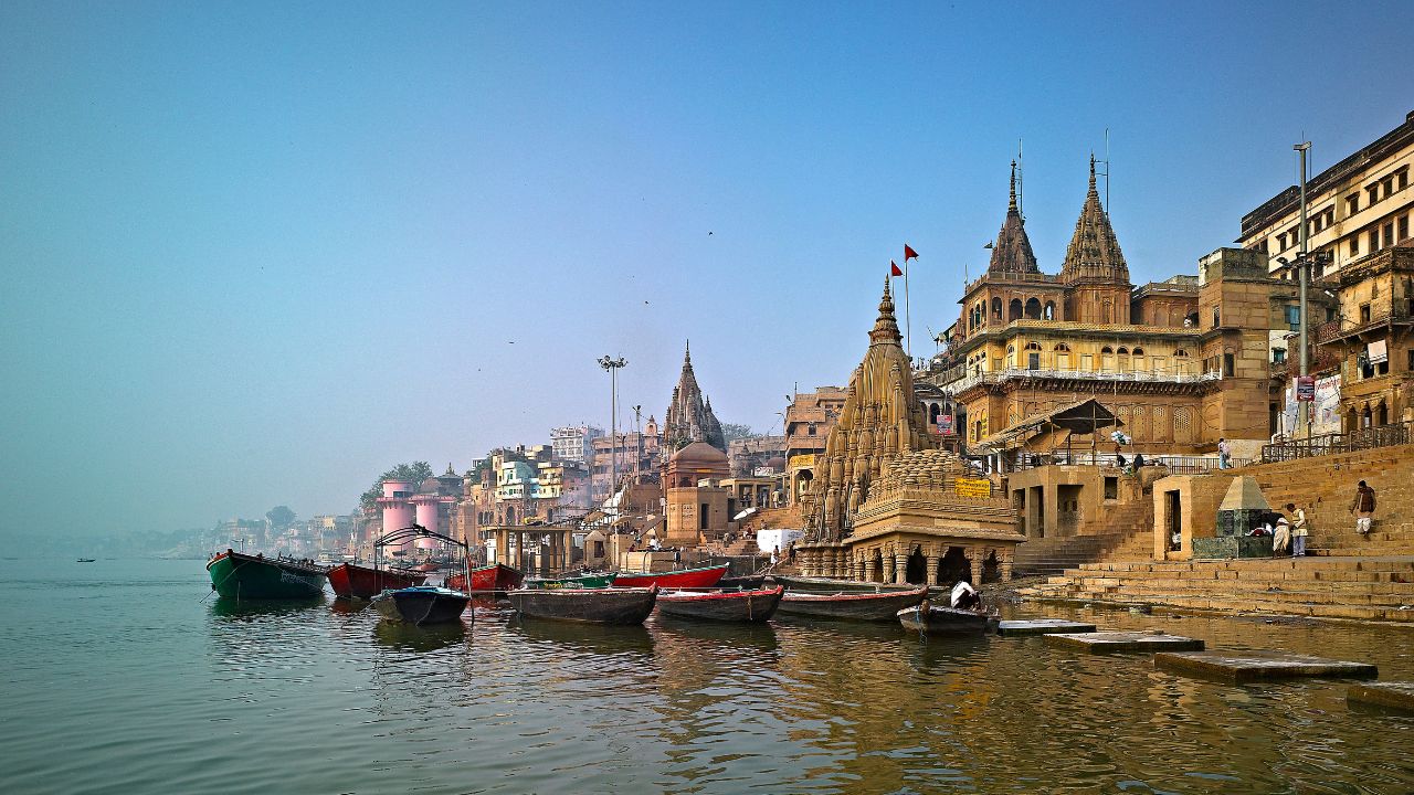 The Ghats of Varanasi: India’s Spiritual and Cultural Heritage Along the Banks of the Ganges River